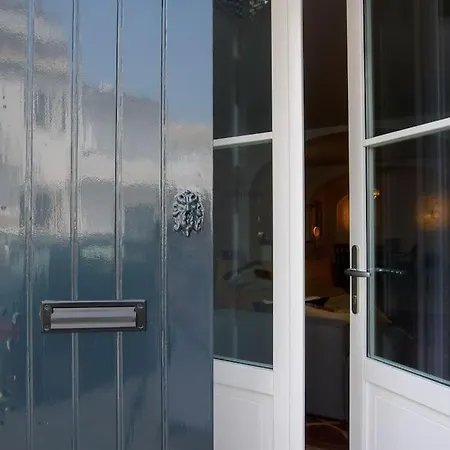 Loft Almirante Design アパート タヴィラ