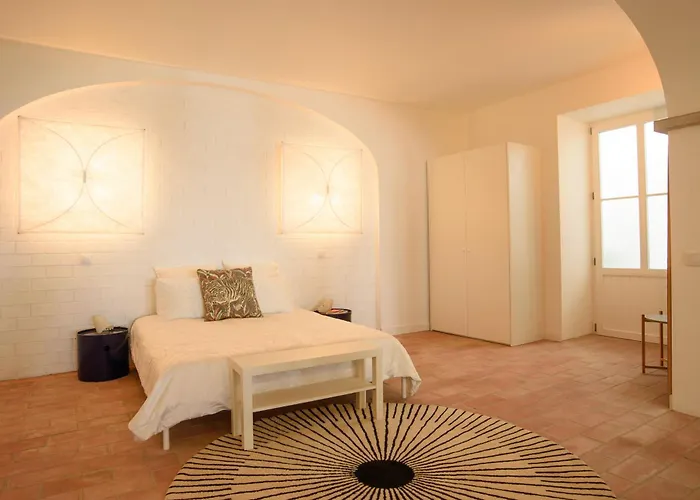 Loft Almirante Design * Тавира